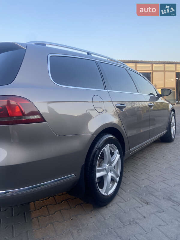 Універсал Volkswagen Passat 2011 в Шептицькому