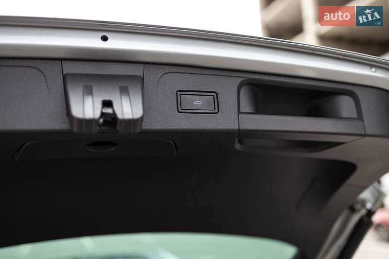 Универсал Volkswagen Passat 2018 в Зборове фото 37 Универсал Volkswagen Passat 2018 в Зборове