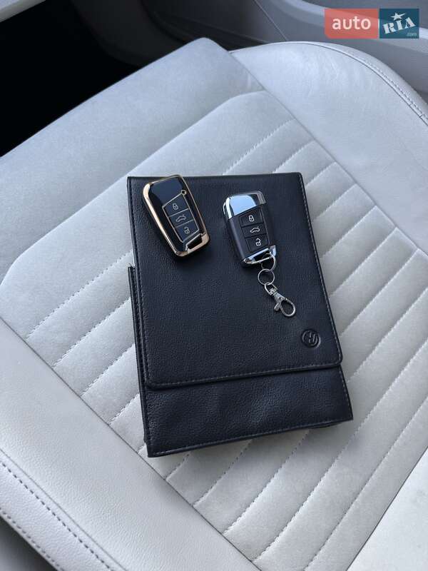 Седан Volkswagen Passat 2015 в Ужгороді