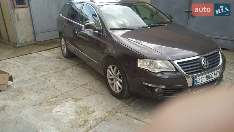 Универсал Volkswagen Passat 2010 в Дрогобыче