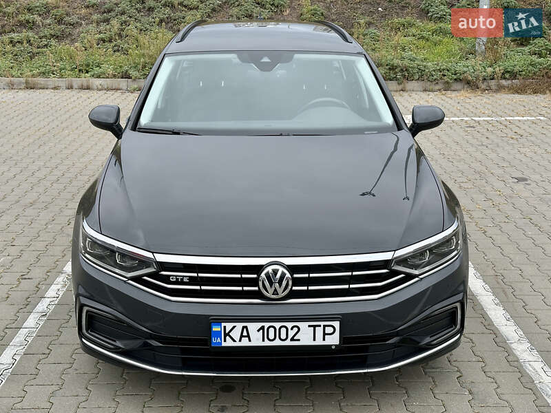 Универсал Volkswagen Passat 2020 в Киеве