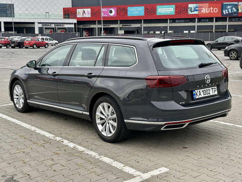 Универсал Volkswagen Passat 2020 в Киеве