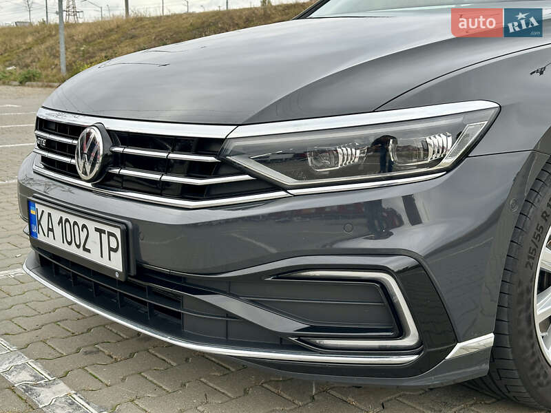 Универсал Volkswagen Passat 2020 в Киеве