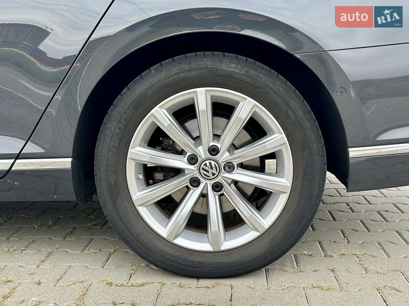 Универсал Volkswagen Passat 2020 в Киеве
