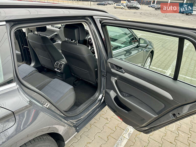 Универсал Volkswagen Passat 2020 в Киеве