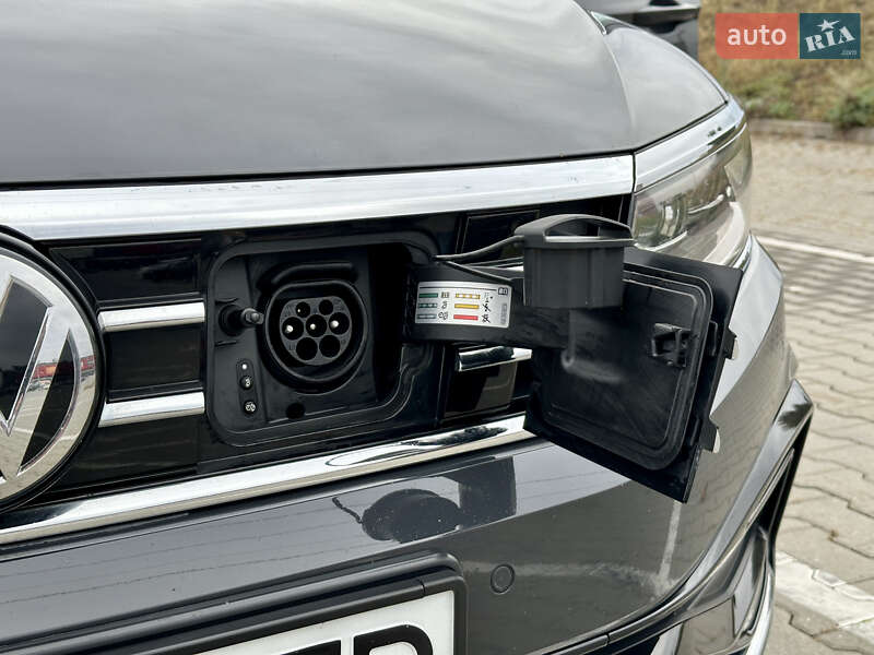 Универсал Volkswagen Passat 2020 в Киеве