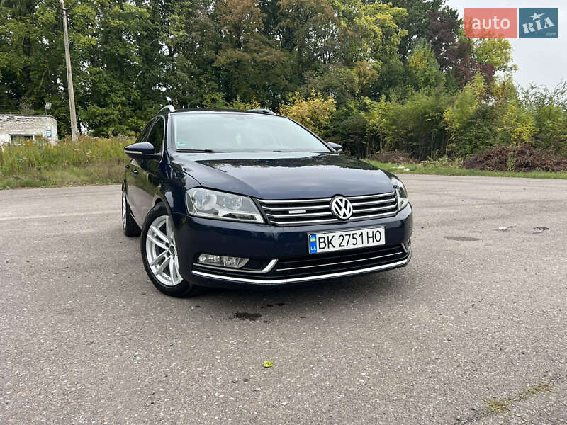 Универсал Volkswagen Passat 2011 в Дубно