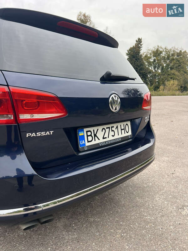 Универсал Volkswagen Passat 2011 в Дубно