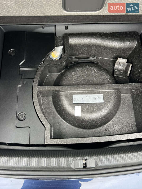 Универсал Volkswagen Passat 2011 в Дубно