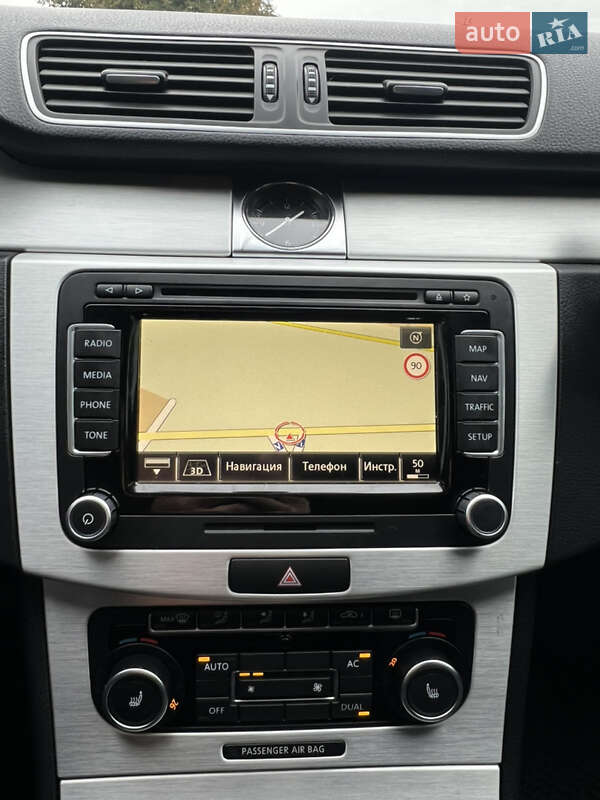 Универсал Volkswagen Passat 2011 в Дубно