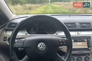 Седан Volkswagen Passat 2008 в Киеве