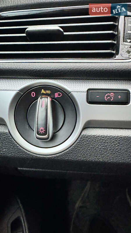 Седан Volkswagen Passat 2016 в Дніпрі