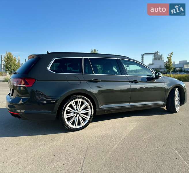 Универсал Volkswagen Passat 2021 в Коростене