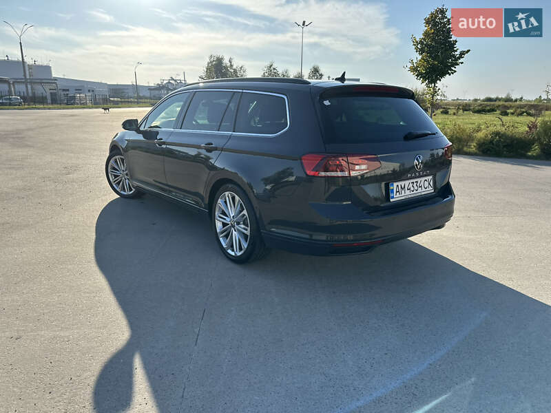 Универсал Volkswagen Passat 2021 в Коростене