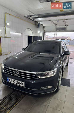 Седан Volkswagen Passat 2015 в 