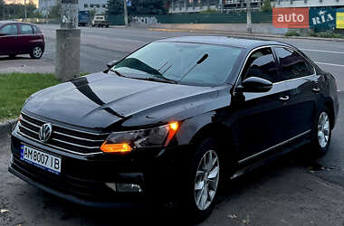 Седан Volkswagen Passat 2016 в Житомире