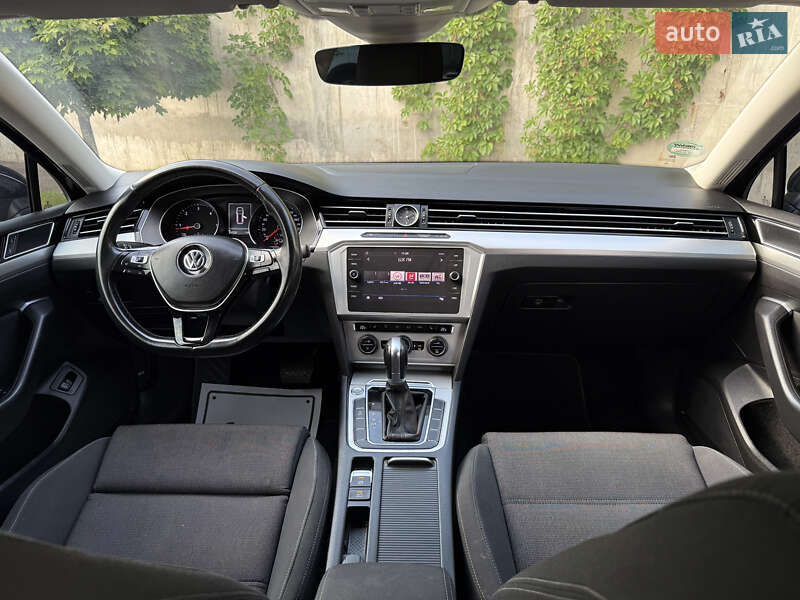 Універсал Volkswagen Passat 2019 в Рівному фото 37 Універсал Volkswagen Passat 2019 в Рівному