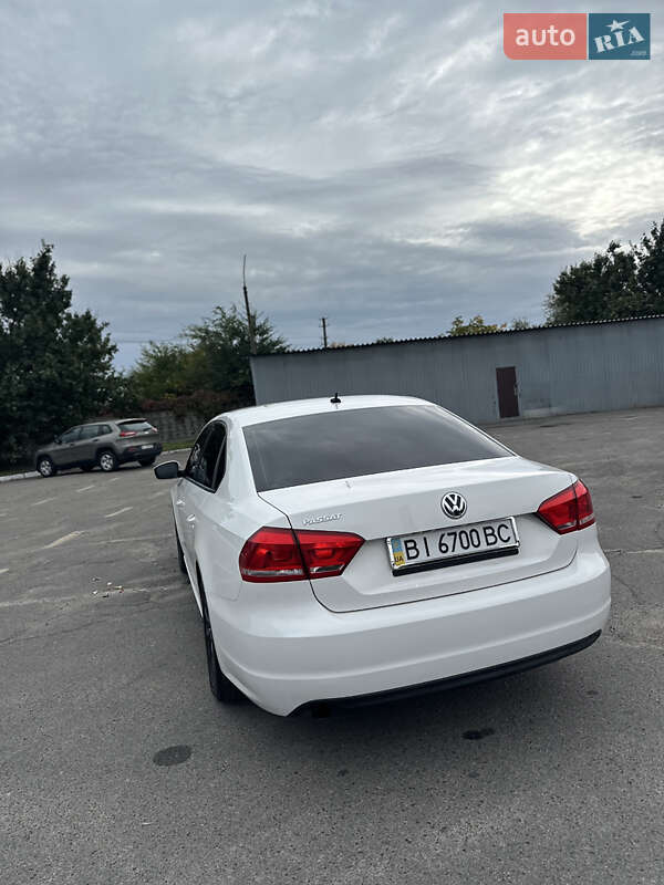 Седан Volkswagen Passat 2012 в Горишних Плавнях