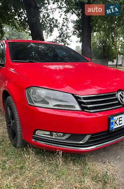 Універсал Volkswagen Passat 2011 в Кам'янському