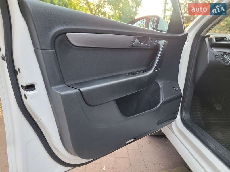 Седан Volkswagen Passat 2014 в Запорожье