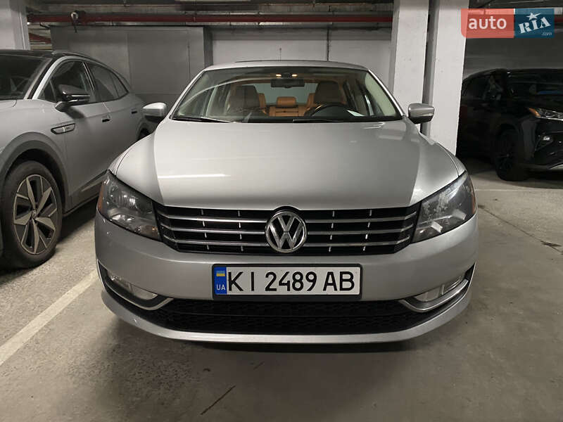 Седан Volkswagen Passat 2014 в Киеве