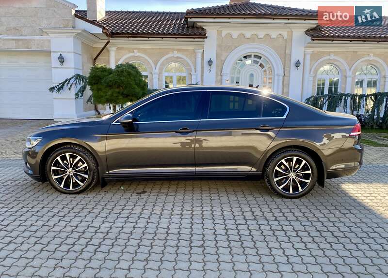 Седан Volkswagen Passat 2015 в Черноморске