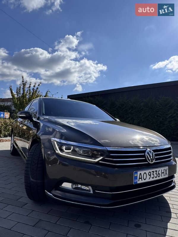 Седан Volkswagen Passat 2017 в Ужгороді