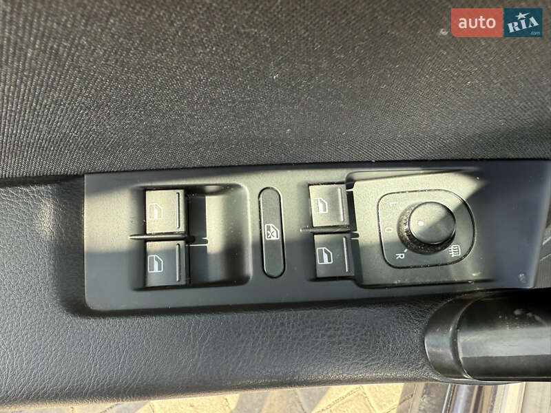 Универсал Volkswagen Passat 2011 в Львове