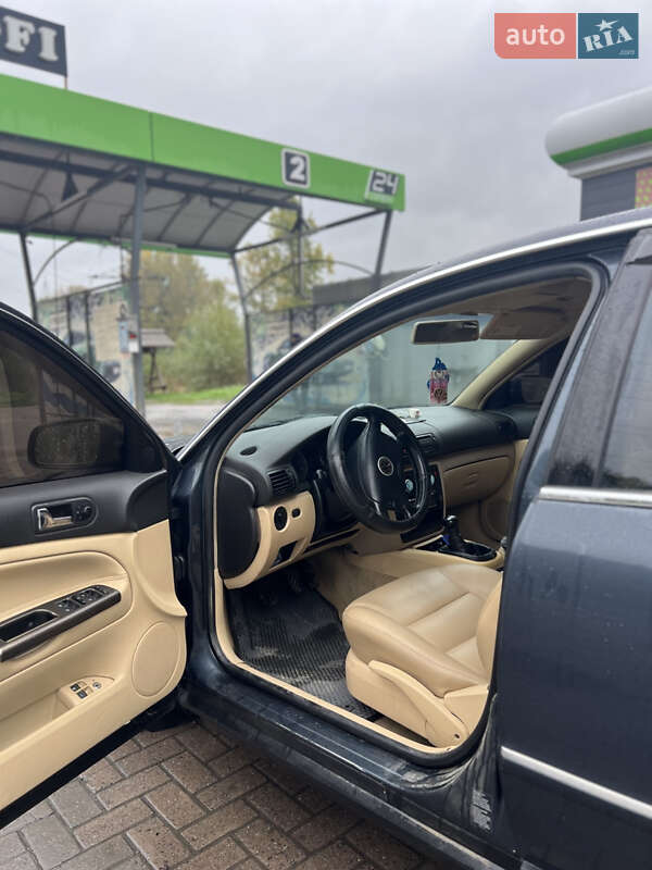Седан Volkswagen Passat 2001 в Вижнице