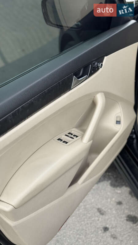 Седан Volkswagen Passat 2015 в Дніпрі
