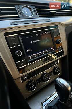 Седан Volkswagen Passat 2019 в 