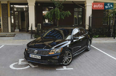 Седан Volkswagen Passat 2016 в Киеве