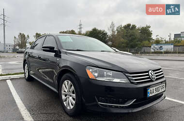 Седан Volkswagen Passat 2014 в Киеве
