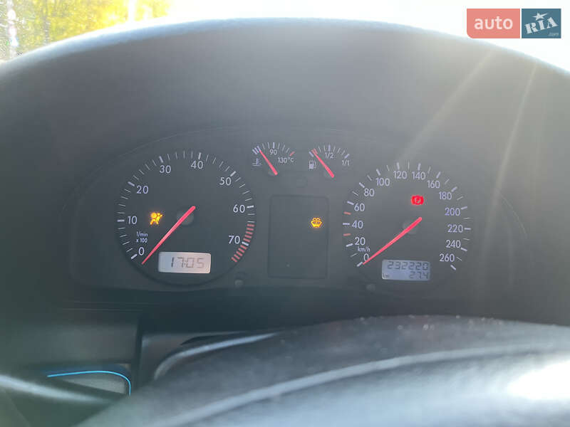Седан Volkswagen Passat 1997 в Галиче