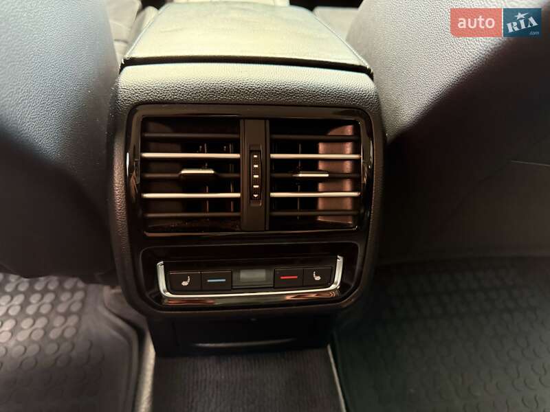 Универсал Volkswagen Passat 2015 в Львове