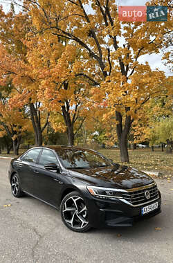 Седан Volkswagen Passat 2021 в Харькове
