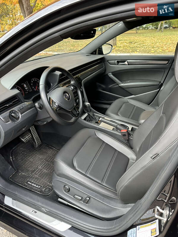 Седан Volkswagen Passat 2021 в Чугуєві