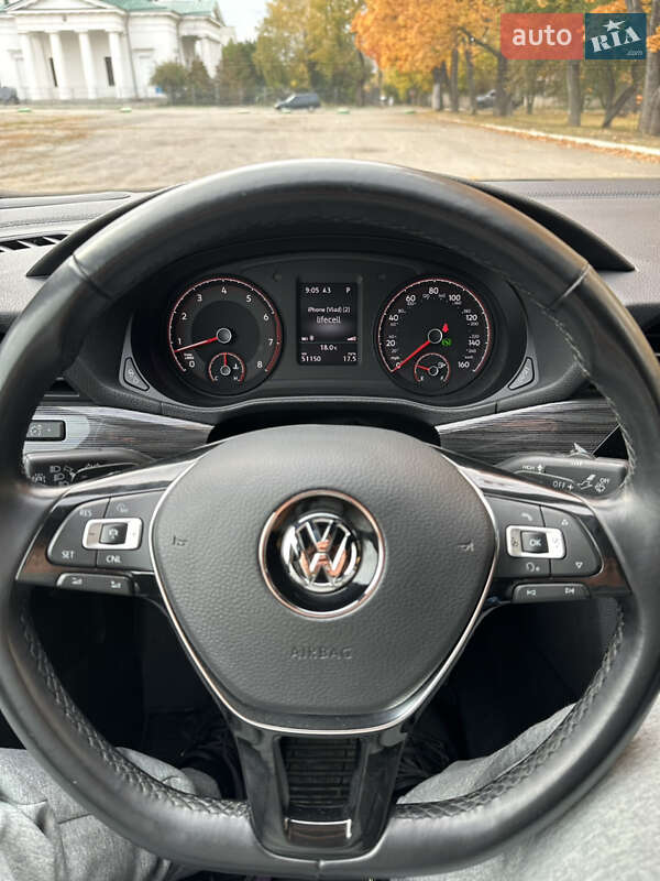 Седан Volkswagen Passat 2021 в Чугуєві