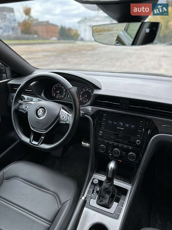 Седан Volkswagen Passat 2021 в Чугуєві