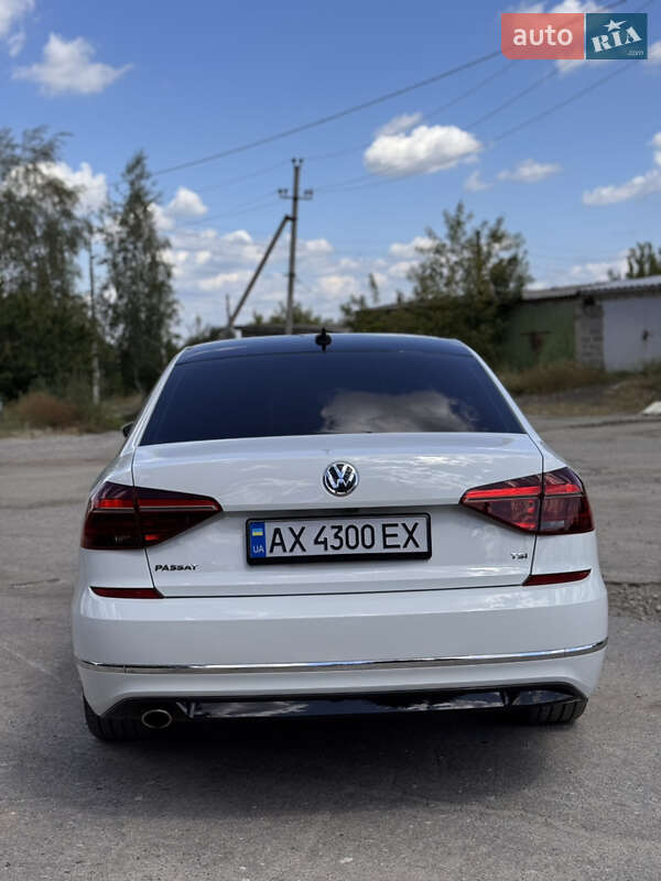 Седан Volkswagen Passat 2018 в Изюме