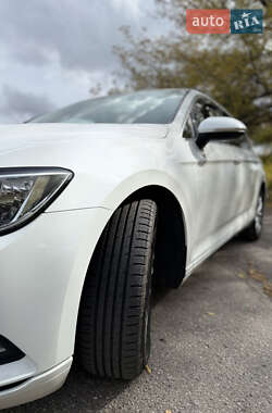 Универсал Volkswagen Passat 2016 в  фото 9 Универсал Volkswagen Passat 2016 в