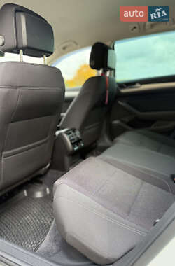 Универсал Volkswagen Passat 2016 в  фото 15 Универсал Volkswagen Passat 2016 в