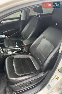 Седан Volkswagen Passat 2012 в 