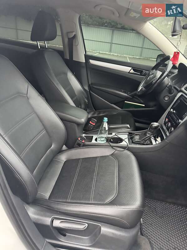 Седан Volkswagen Passat 2012 в Луцке