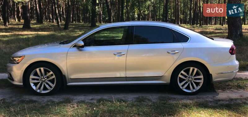 Седан Volkswagen Passat 2017 в Чернігові