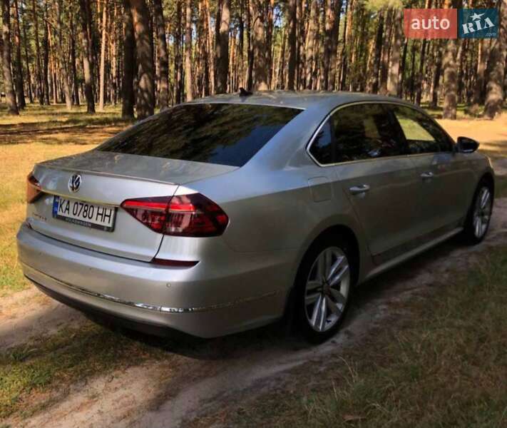 Седан Volkswagen Passat 2017 в Чернігові