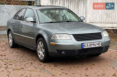 Седан Volkswagen Passat 2004 в Киеве