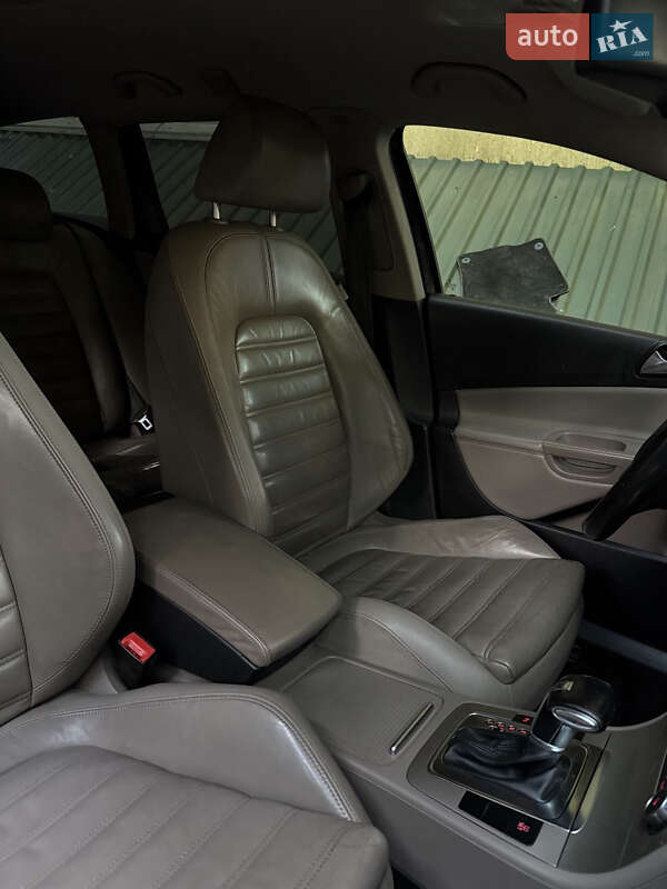 Універсал Volkswagen Passat 2009 в Львові