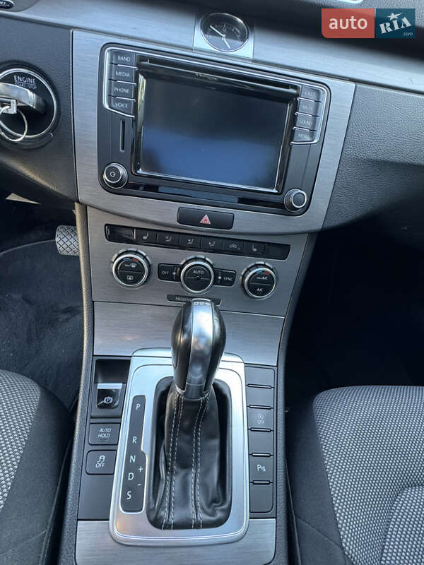 Универсал Volkswagen Passat 2014 в Киеве