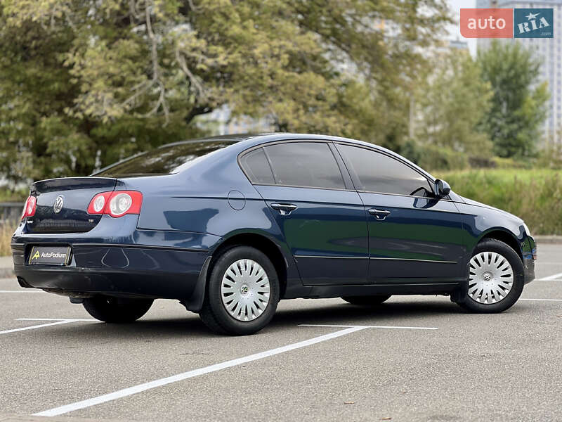 Седан Volkswagen Passat 2008 в Киеве